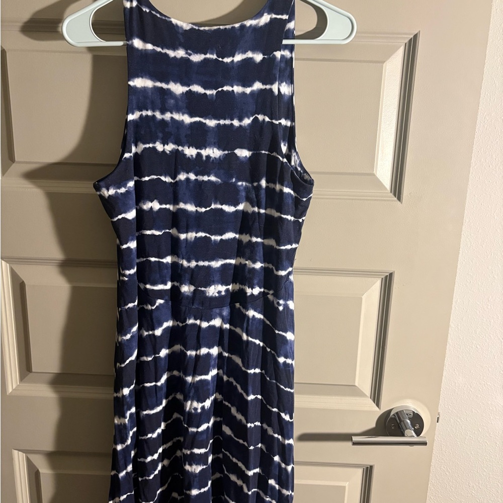Athleta Navy and White Tie-Dye Tank Top - Picture 6 of 7